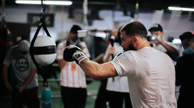 Caleb Plant entrenamiento pelea Canelo Álvarez