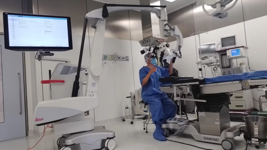 Microscopio de alta tecnología para neurocirugía.