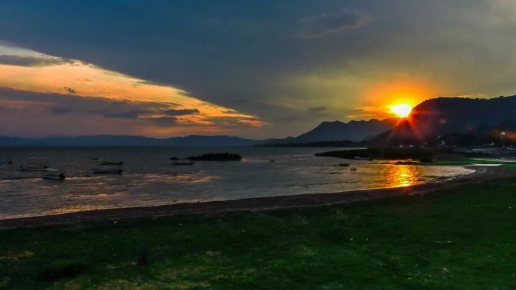 El lago de Chapala lentamente recupera su esplendor