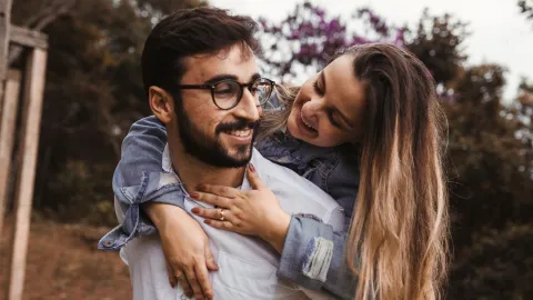 El amor cambiará la vida de los signos Aries, Leo y Sagitario durante este mes