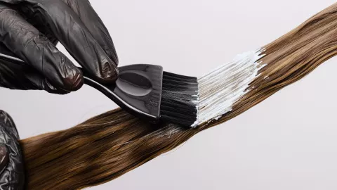 El tinte que cubre tus canas en minutos y es furor en las mujeres europeas