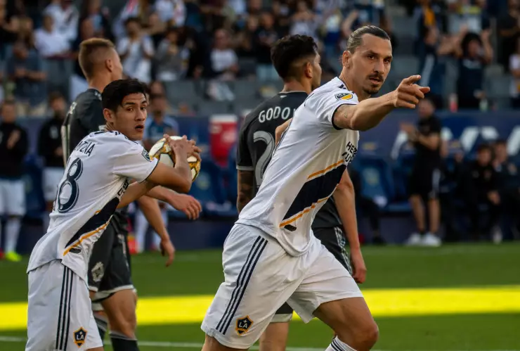 Vancouver Whitecaps FC v Los Angeles Galaxy