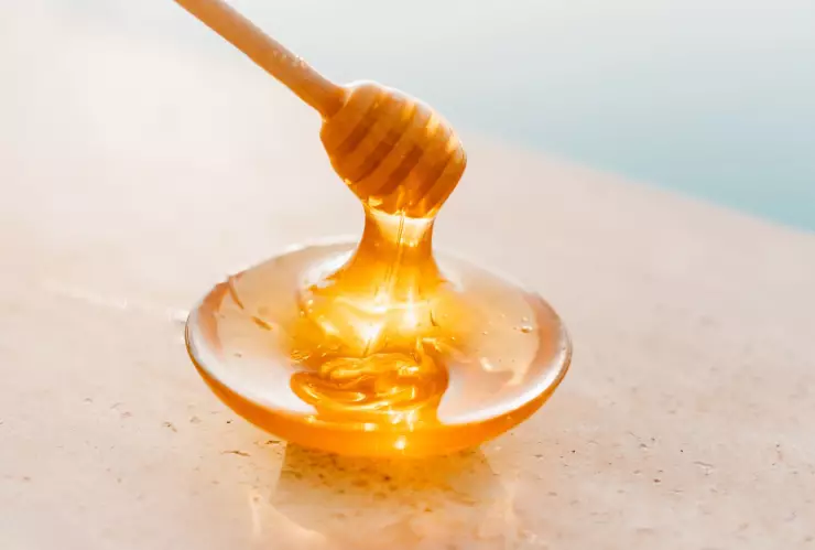 Miel para el cuidado del cabello: prepara el serum casero en tendencia