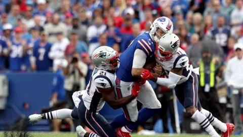 New England Patriots v Buffalo Bills