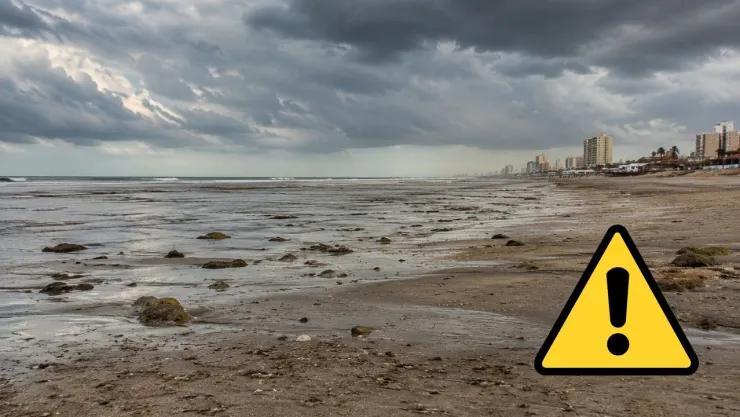 Recomiendan mantenerse alejados de las playas tras el fuerte sismo