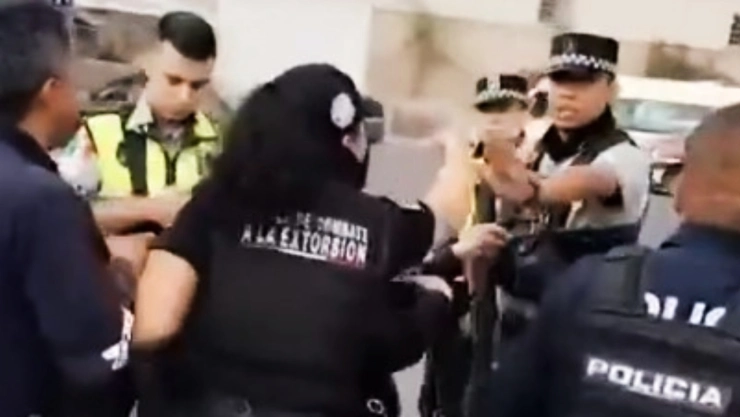 VIDEO: Policías de Ecatepec y elementos de la Guardia Nacional se pelean en autopista México-Pachuca