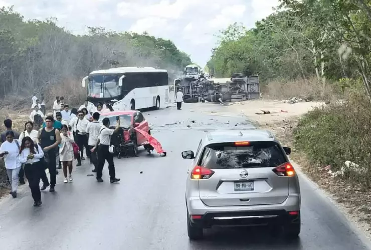 Reportan accidente hoy 28 de mayo_ Vuelca pipa de gas en carretera Cancún-Mérida; video