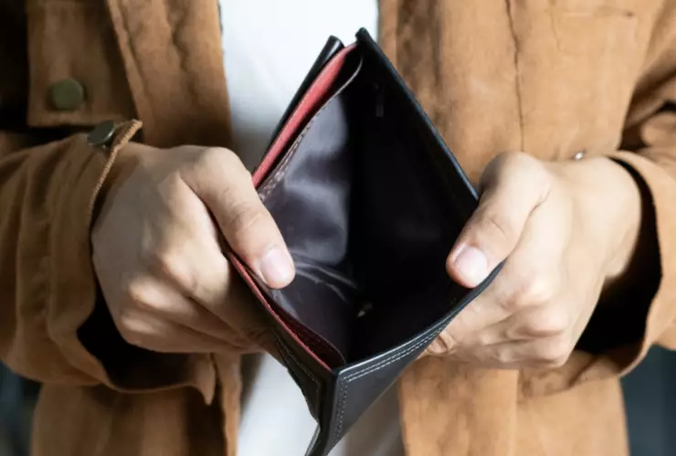 ¿Qué pasa si mantienes una deuda en una tienda departamental por más de cinco años?