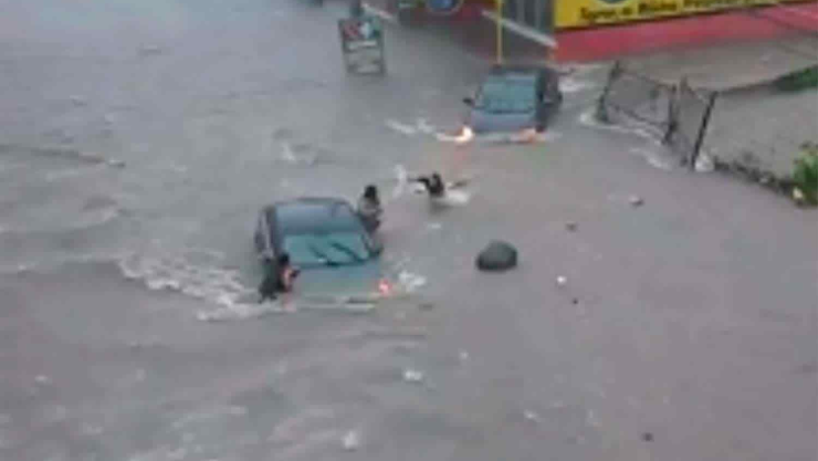 Encuentran cuerpo de joven que cayó a una coladera durante inundaciones en Sinaloa 