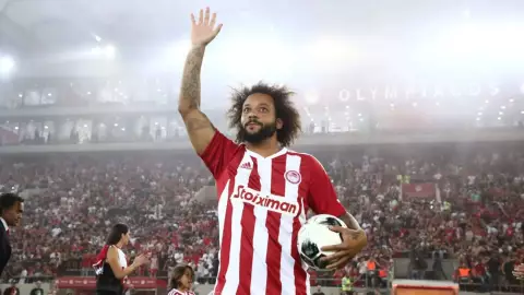 Marcelo durante su presentación con el Olympiacos