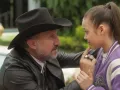 La insistencia de Alma sobre su orígen es tan fuerte que sólo un pequeño descuido la podría llevar a la respuesta que tanto anhela.