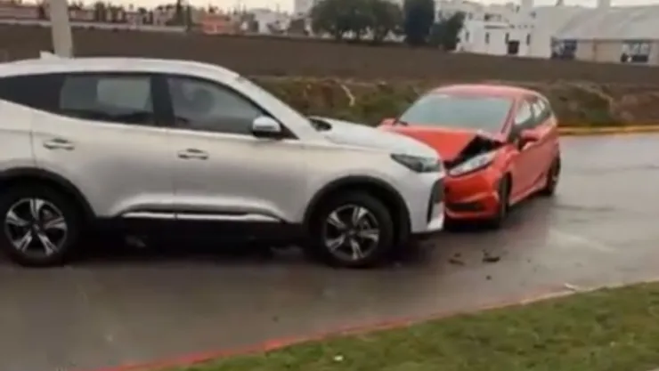 Accidente colapsa tráfico en Cuautlancingo hoy: Cierre hacia la autopista México-Puebla