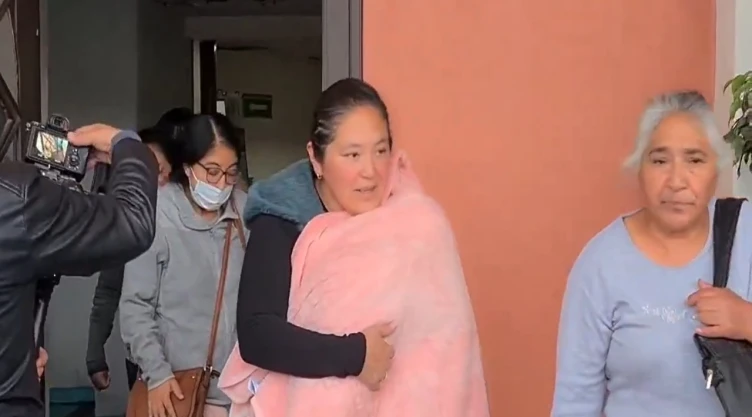 Camila ya fue entregada a su mamá.