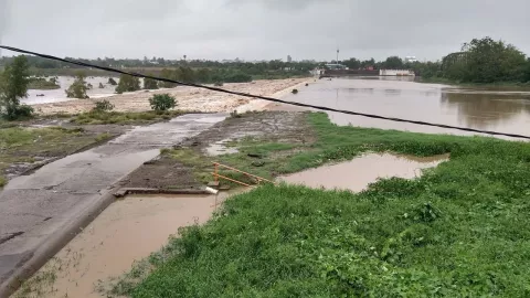 Huracán Norma provoca desbordamiento de ríos en Culiacán