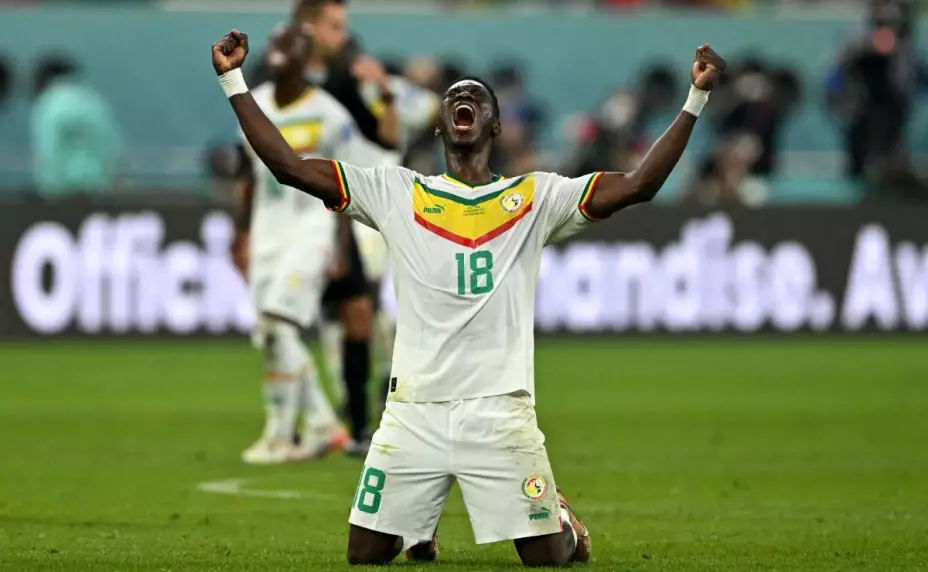 Ismaila Sarr festeja el triunfo de Senegal