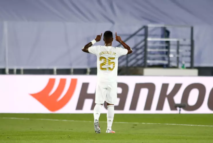 Real Madrid derrotó 2-0 al Mallorca y retomó el liderato.