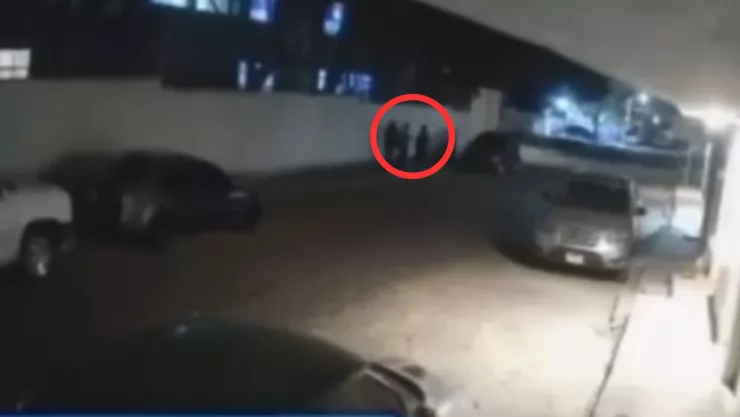 VIDEO | Captan momento en que intendente de una escuela primaria es golpeado y asaltado en la colonia Miramar