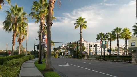 una vista de las tranquilas calles en Altamonte Springs, FL.