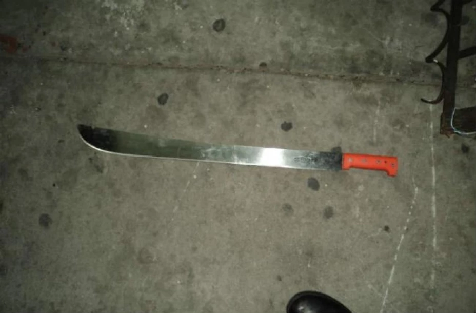 El “Saico” secuestró a su hijastra de 4 meses y amenazó con hacerle daño con un machete, mismo con el amenazó a policías