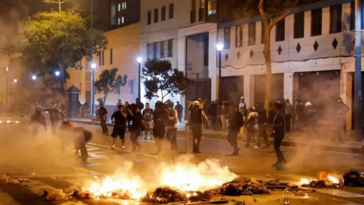 Declaran estado de emergencia en Perú tras protestas