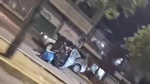 Reportan aparatosa volcadura en la 11 Sur hoy 13 de diciembre de 2024