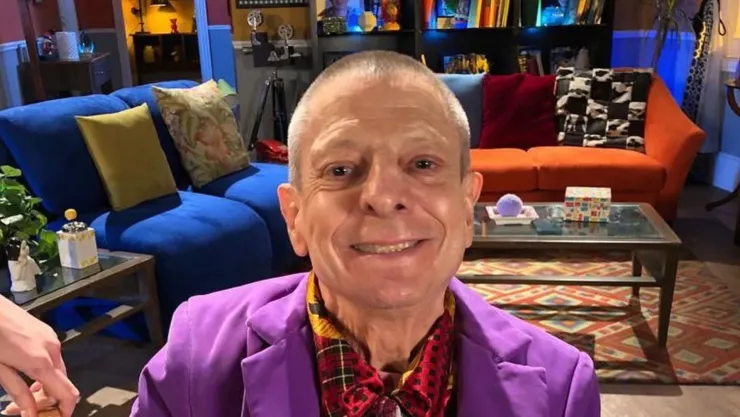 César Bono enfrenta secuelas de salud, pero sigue con humor
