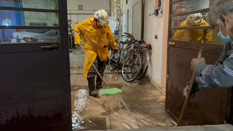 Agua alcanza el metro de altura en Iztapalapa tras lluvias en CDMX
