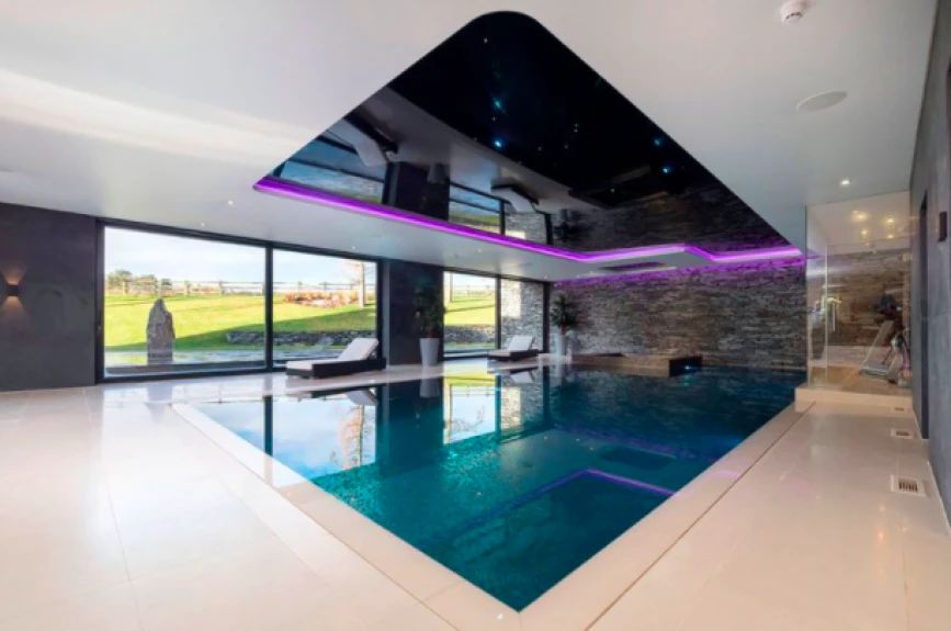 3. Casa de Cristiano Ronaldo .jpg