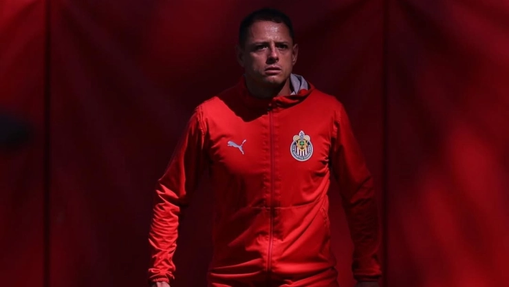 Chicharito en el entrenamiento de Chivas