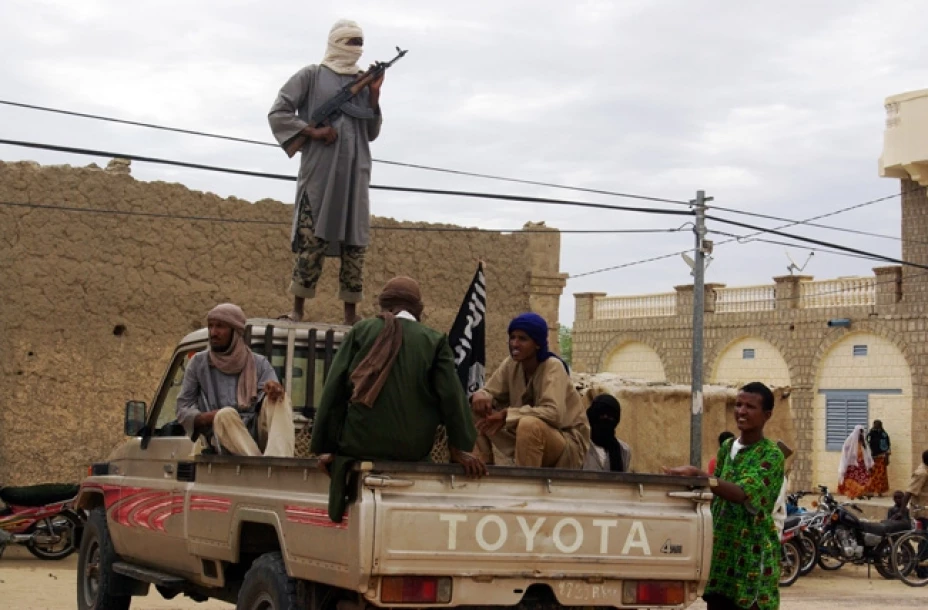 Combatientes islamistas montan guardia en Timbuktu, Mali