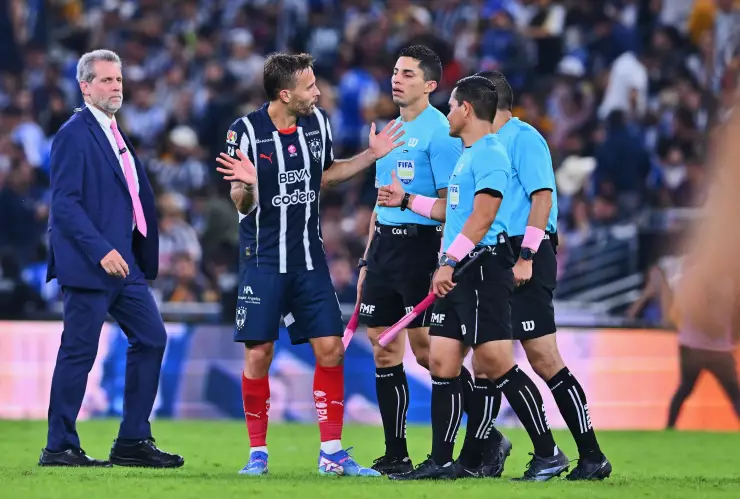 Árbitro América Cruz Azul