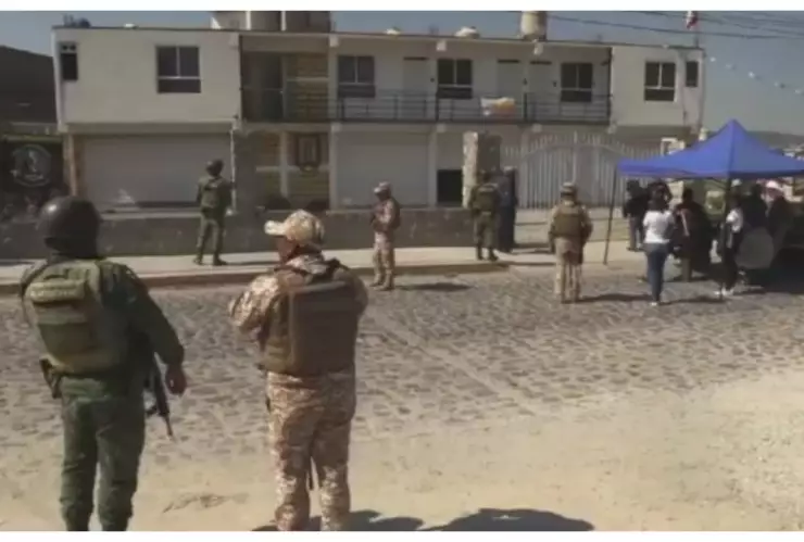 Al interior de una supuesta papelería en Tepeji del Río había una toma clandestina