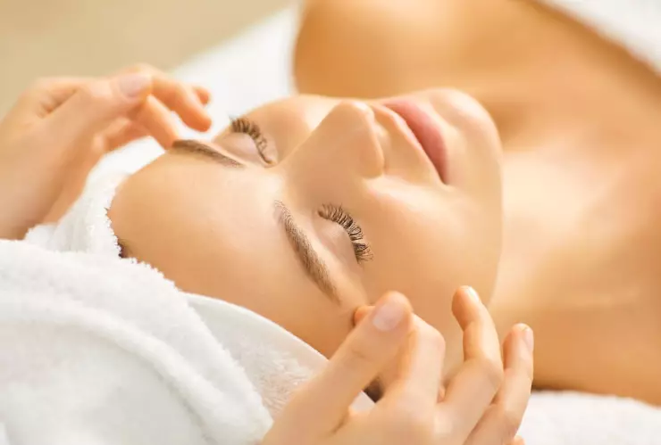 Cómo cuidar la piel del rostro con aceite de oliva y vitamina E