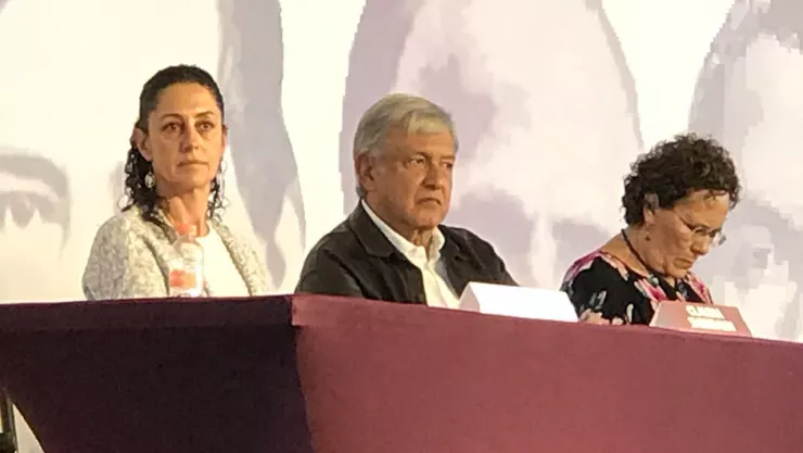 Presidente electo AMLO acude a Congreso Nacional de Morena