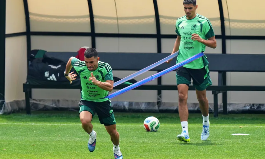 Edson Alvarez.jpg