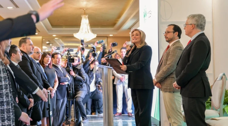 Maru Campos reafirma compromiso con gremio empresarial para enfrentar desafíos binacionales