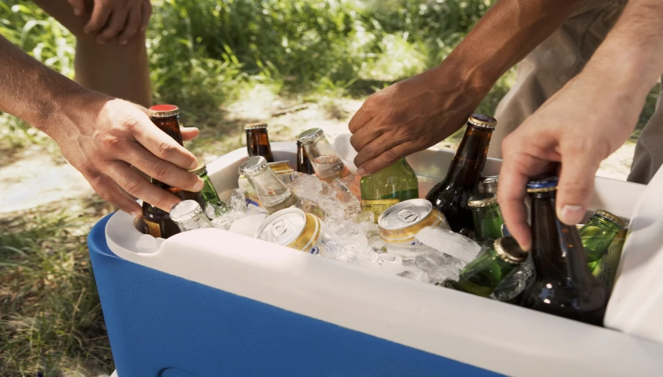 Así se puede enfriar una cerveza sin refrigerador