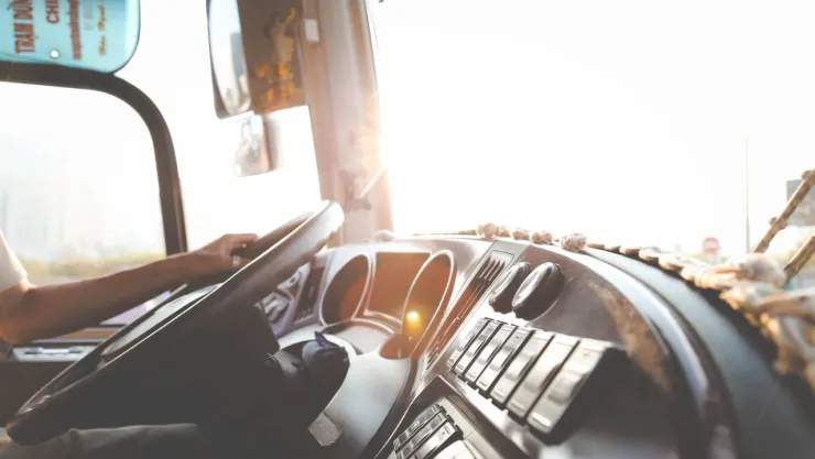 vacante-CDMX-empresa-de-transporte-chofer-repartidos-requisitos