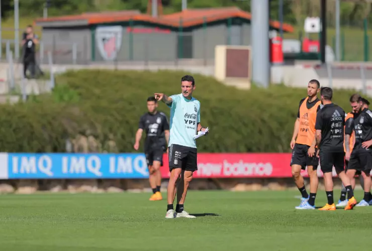 Lionel Scaloni en un entrenamiento con Argentina