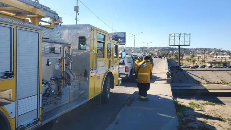 Rescatan a mujer en Boulevard Insurgentes Tijuana