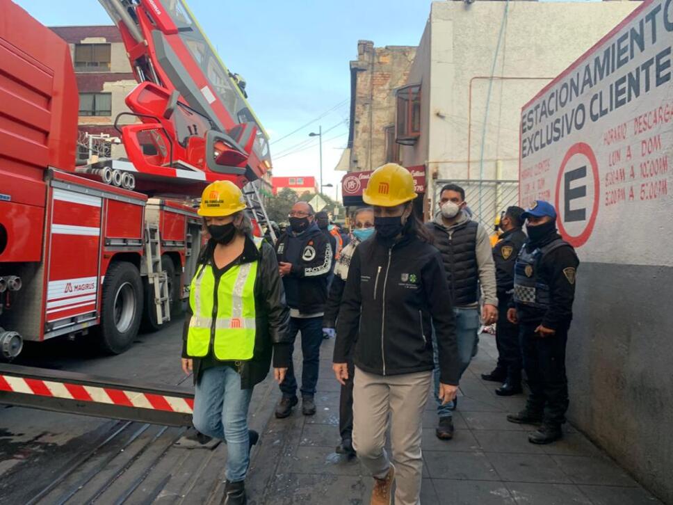 Sheinbaum supervisa labores de rescate por incendio en instalaciones del Metro
