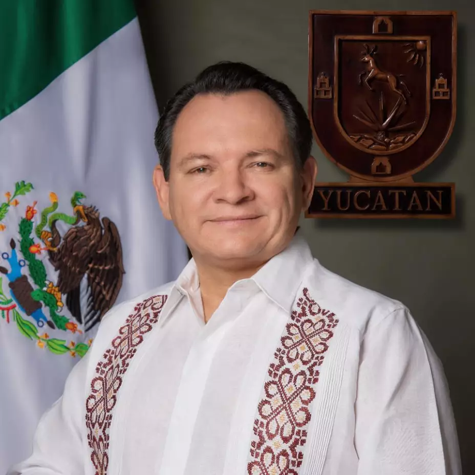 huacho diaz mena nuevo gobernador de yuc.