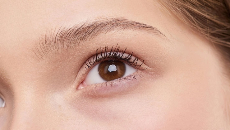 Elimina las patas de gallo de la cara sin cirugía con este truco