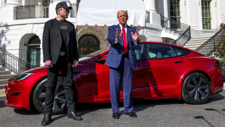 Acusados de terrorismo doméstico tras atacar concesionarios y estaciones de carga de Tesla en Oregon, Colorado y Carolina del Sur