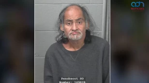  Arrestan a hombre que irrumpió en casa para abrir regalos de Navidad ajenos 