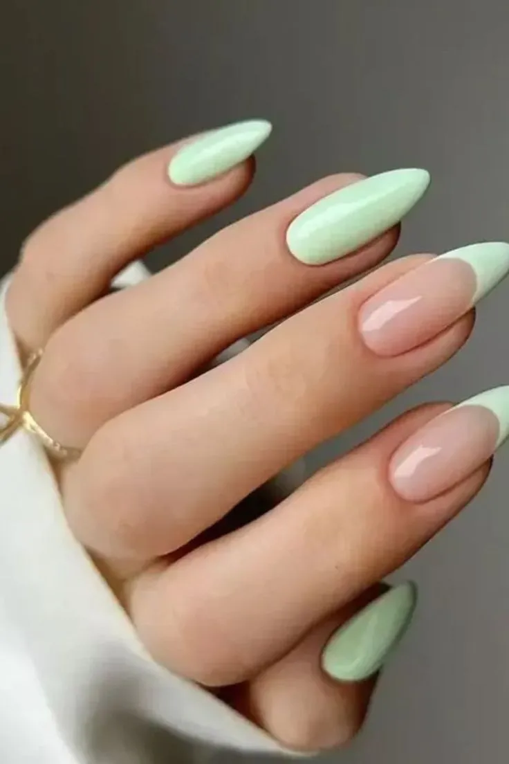 7 diseños de uñas almendra para la primavera 2026: puedes usarlas en cortas o largas