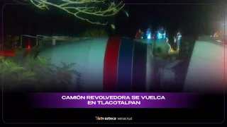 Camión vuelca en Tlacotalpan tras conductor quedarse dormido.