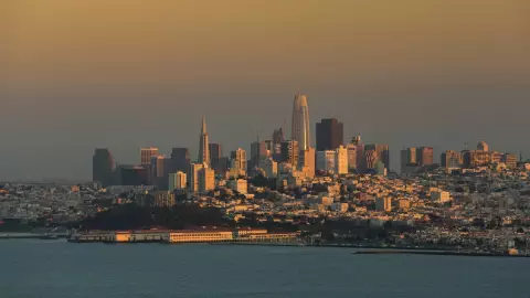 un día soleado en la ciudad de San Francisco, California