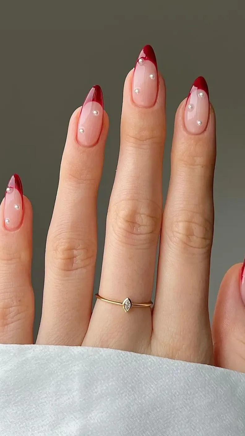39 ideas de uñas rojas para Navidad