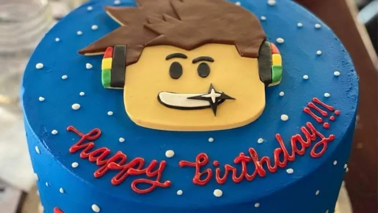 7 ideas de pasteles de Roblox que a tu niño le encantarán